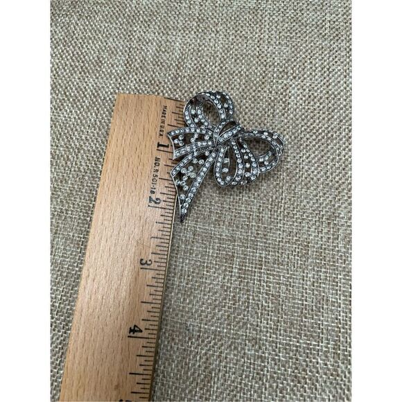 Vintage Joan Rivers Bow Clear Rhinestone Broach Mint Condition - Picture 2 of 8